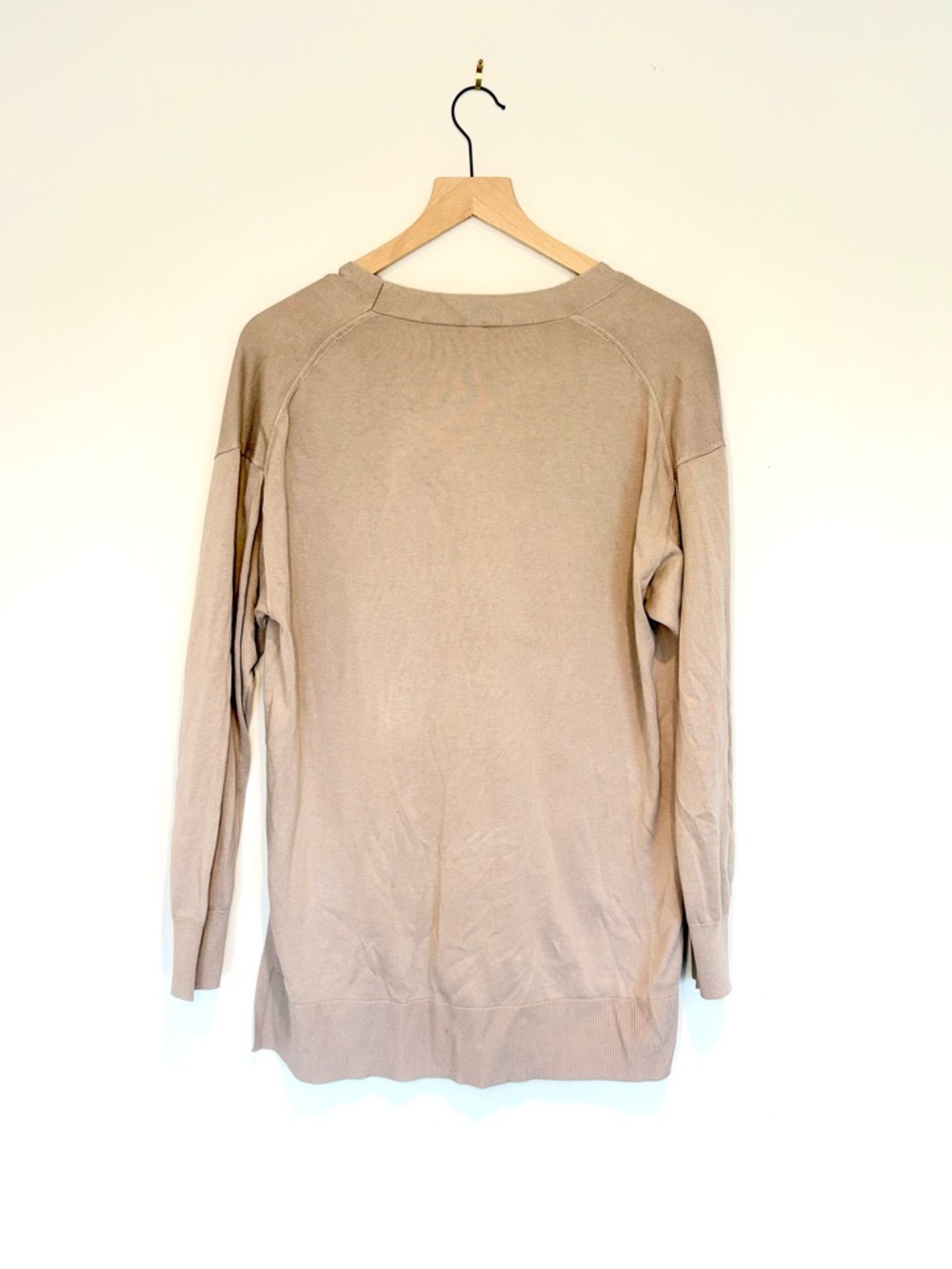 uniqlo lightweight knit cardigan - light brown beige button front M nwt - Picture 4 of 4